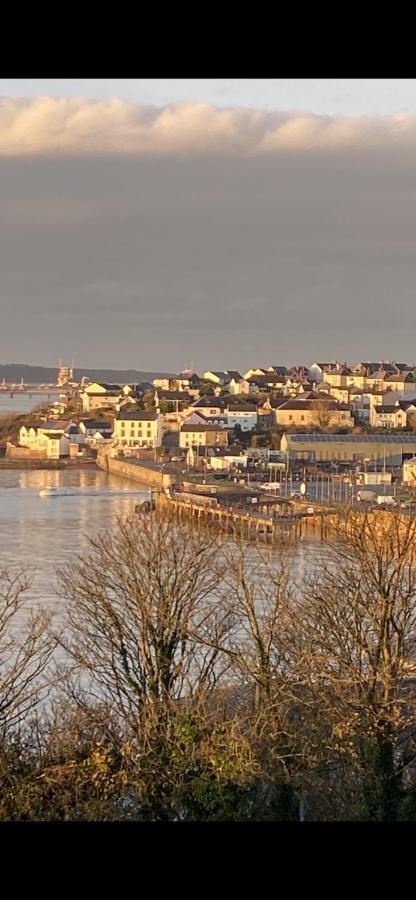 Flat 3, Murray Crescent House Bed & Breakfast Milford Haven Exterior foto